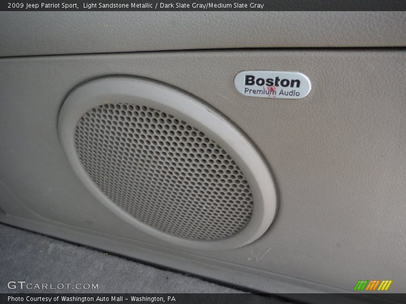 Light Sandstone Metallic / Dark Slate Gray/Medium Slate Gray 2009 Jeep Patriot Sport