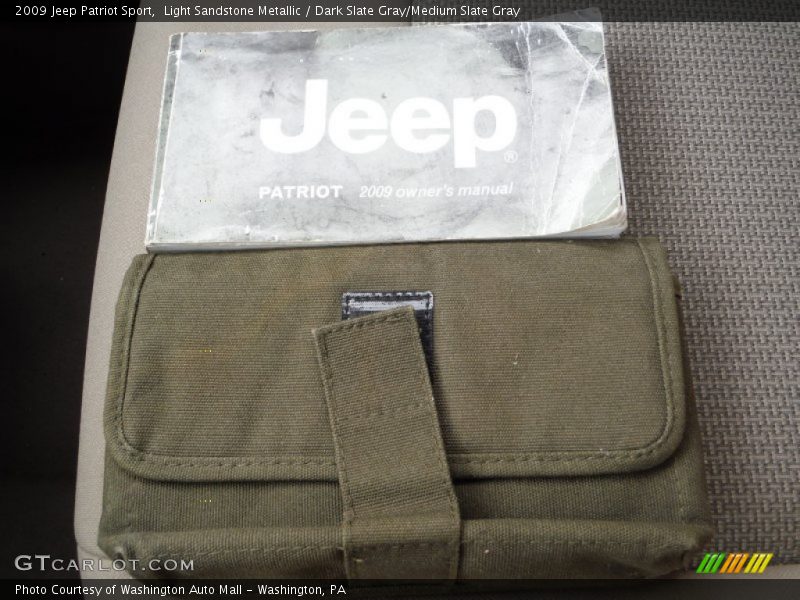 Light Sandstone Metallic / Dark Slate Gray/Medium Slate Gray 2009 Jeep Patriot Sport