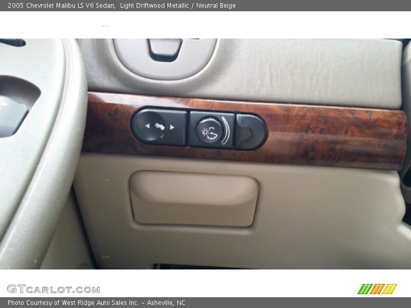 Light Driftwood Metallic / Neutral Beige 2005 Chevrolet Malibu LS V6 Sedan