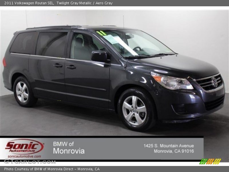 Twilight Gray Metallic / Aero Gray 2011 Volkswagen Routan SEL