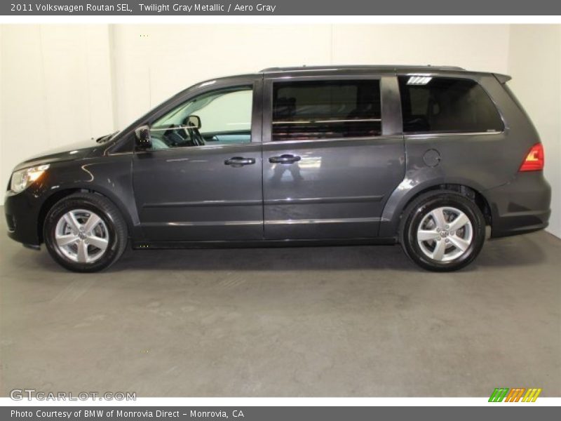 Twilight Gray Metallic / Aero Gray 2011 Volkswagen Routan SEL