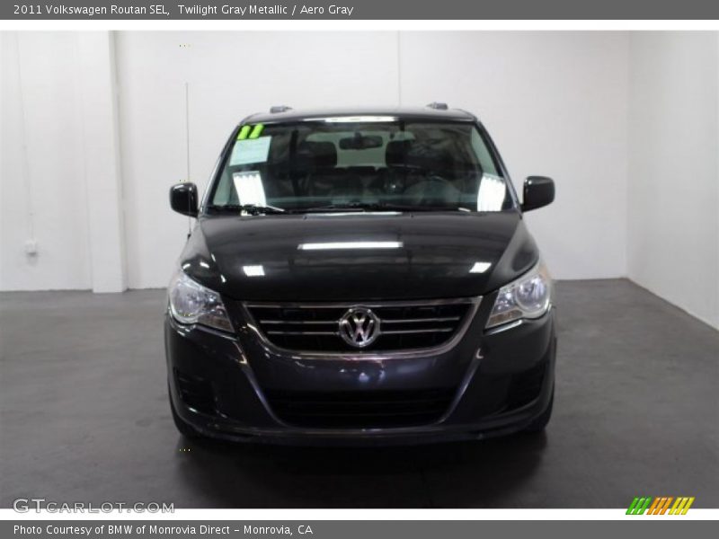 Twilight Gray Metallic / Aero Gray 2011 Volkswagen Routan SEL