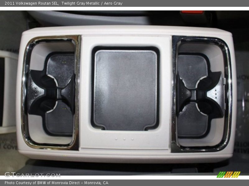 Twilight Gray Metallic / Aero Gray 2011 Volkswagen Routan SEL