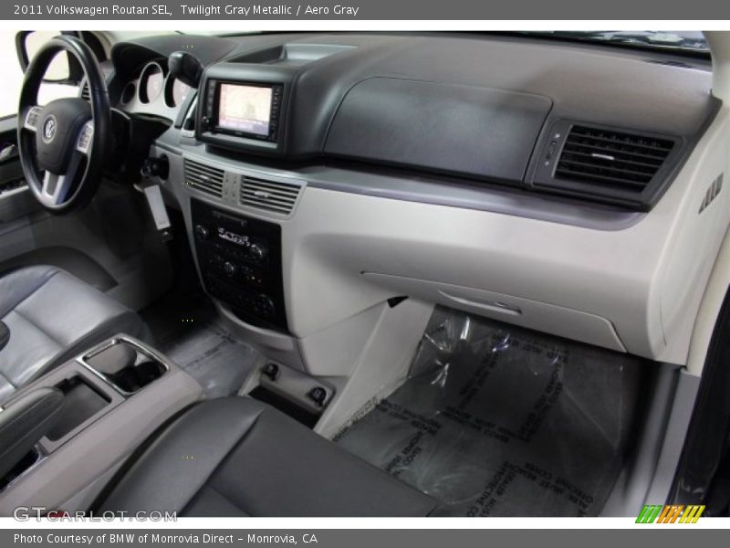 Twilight Gray Metallic / Aero Gray 2011 Volkswagen Routan SEL