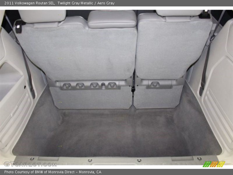 Twilight Gray Metallic / Aero Gray 2011 Volkswagen Routan SEL