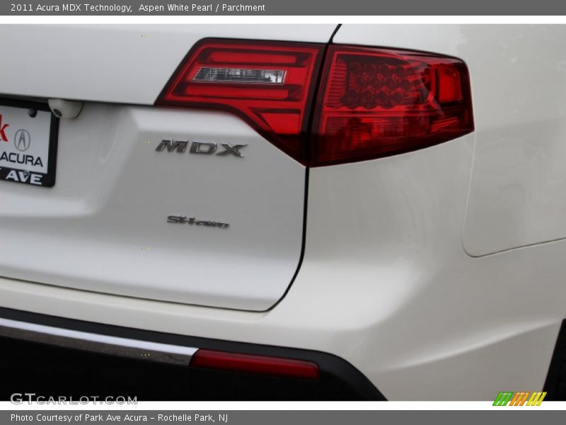 Aspen White Pearl / Parchment 2011 Acura MDX Technology