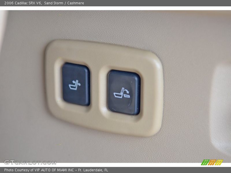 Sand Storm / Cashmere 2006 Cadillac SRX V6
