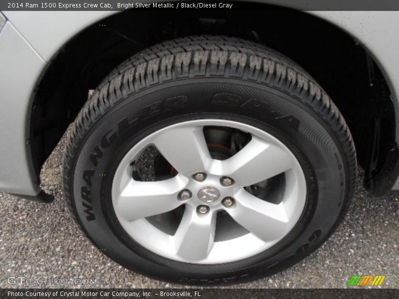 Bright Silver Metallic / Black/Diesel Gray 2014 Ram 1500 Express Crew Cab