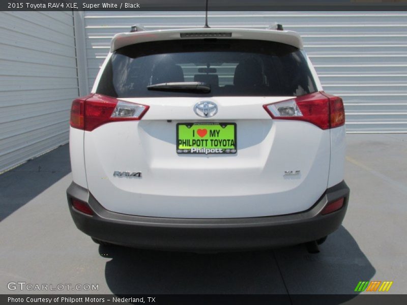 Super White / Black 2015 Toyota RAV4 XLE