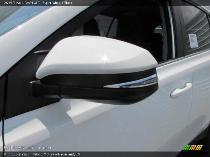 Super White / Black 2015 Toyota RAV4 XLE