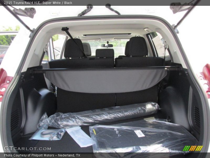 Super White / Black 2015 Toyota RAV4 XLE