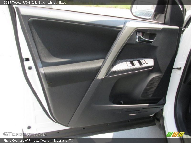 Super White / Black 2015 Toyota RAV4 XLE