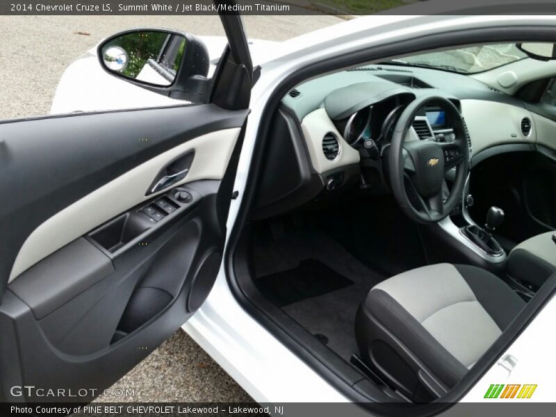 Summit White / Jet Black/Medium Titanium 2014 Chevrolet Cruze LS