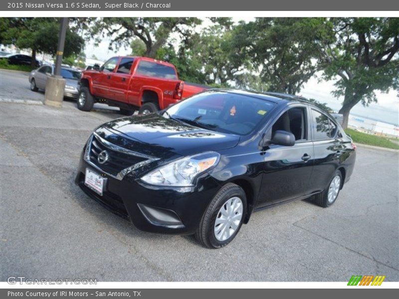 Super Black / Charcoal 2015 Nissan Versa 1.6 S Sedan