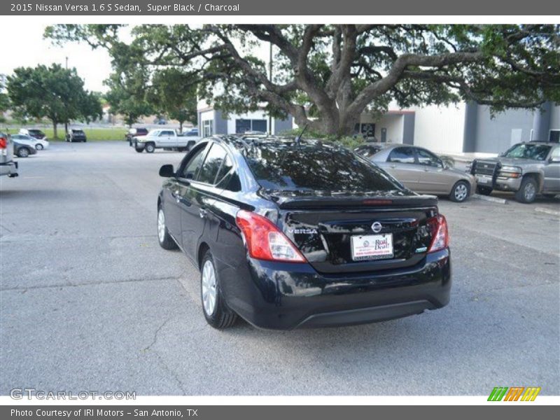 Super Black / Charcoal 2015 Nissan Versa 1.6 S Sedan