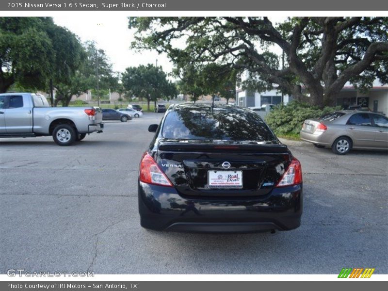 Super Black / Charcoal 2015 Nissan Versa 1.6 S Sedan