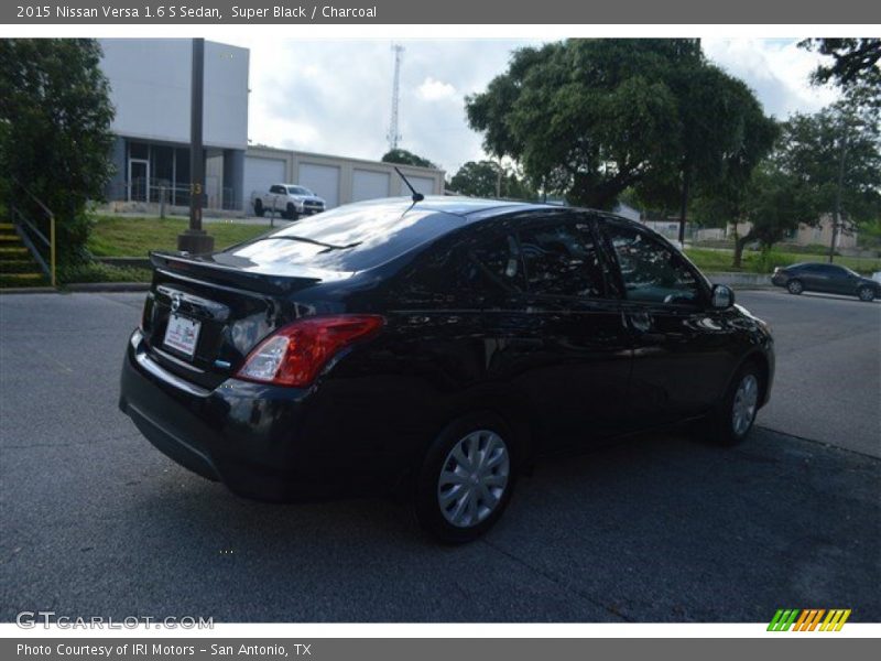 Super Black / Charcoal 2015 Nissan Versa 1.6 S Sedan
