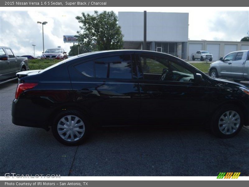 Super Black / Charcoal 2015 Nissan Versa 1.6 S Sedan