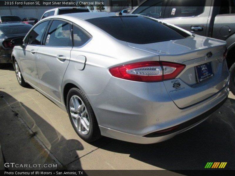 Ingot Silver Metallic / Charcoal Black 2016 Ford Fusion SE