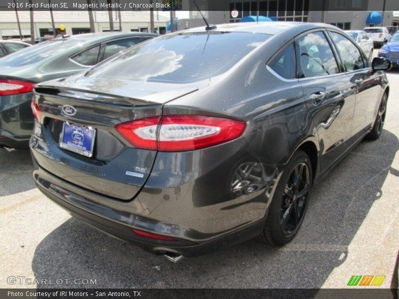 Magnetic Metallic / Charcoal Black 2016 Ford Fusion SE