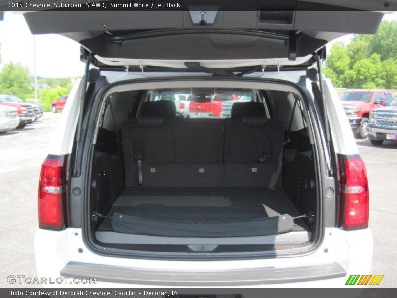 Summit White / Jet Black 2015 Chevrolet Suburban LS 4WD