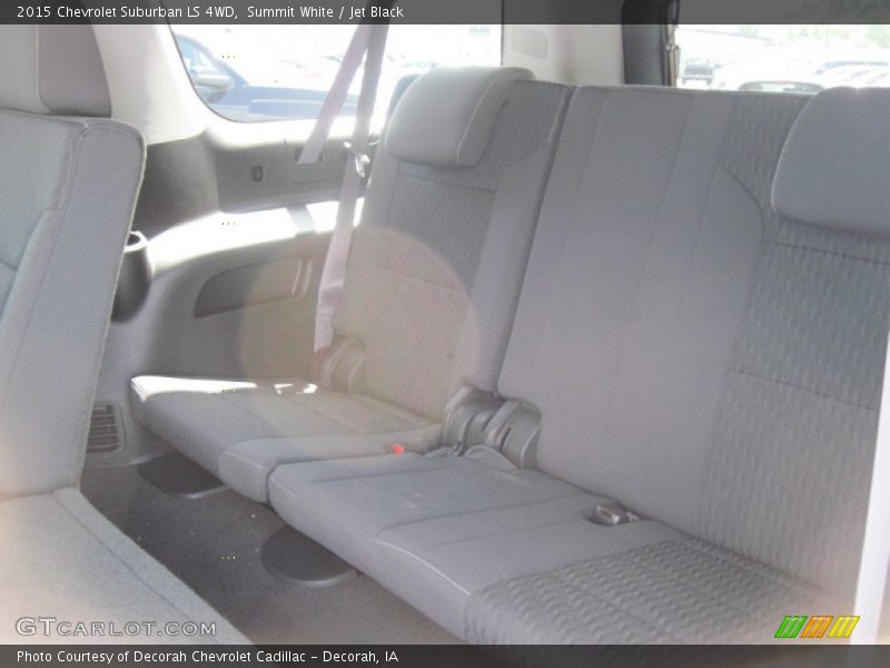 Summit White / Jet Black 2015 Chevrolet Suburban LS 4WD