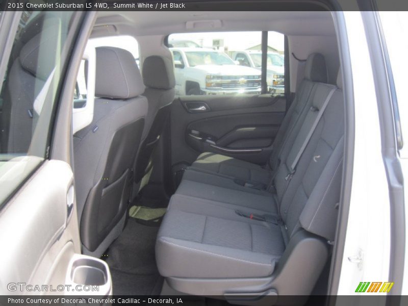 Summit White / Jet Black 2015 Chevrolet Suburban LS 4WD