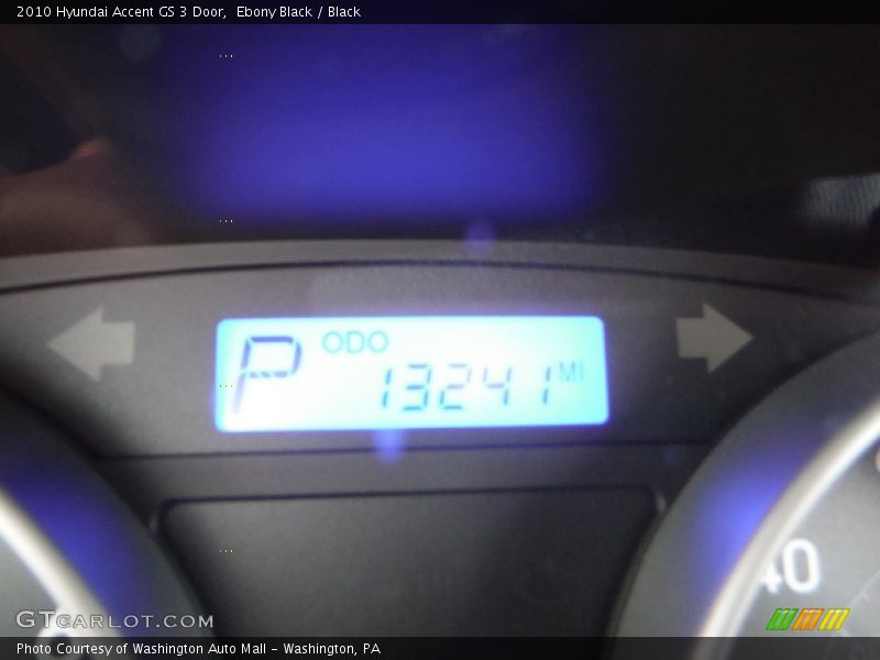 Ebony Black / Black 2010 Hyundai Accent GS 3 Door