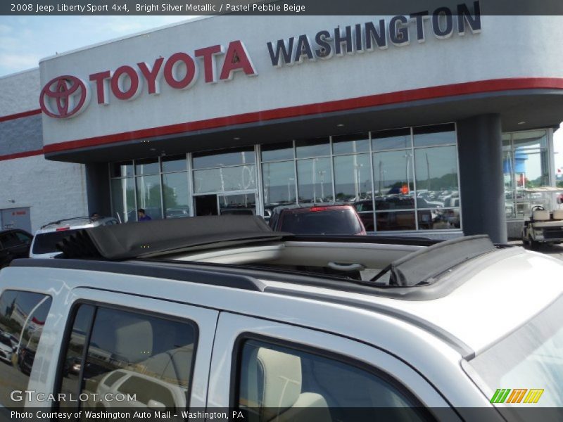 Bright Silver Metallic / Pastel Pebble Beige 2008 Jeep Liberty Sport 4x4