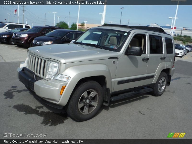 Front 3/4 View of 2008 Liberty Sport 4x4