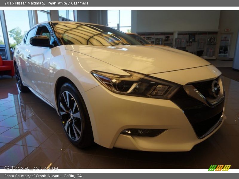 Pearl White / Cashmere 2016 Nissan Maxima S