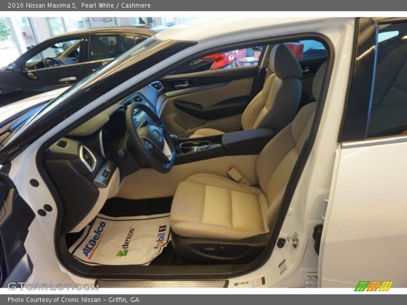  2016 Maxima S Cashmere Interior