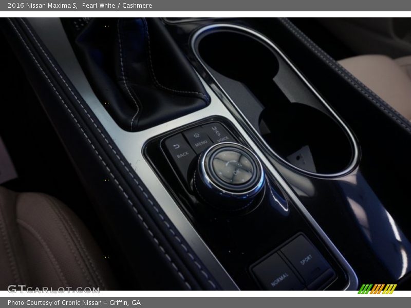 Controls of 2016 Maxima S