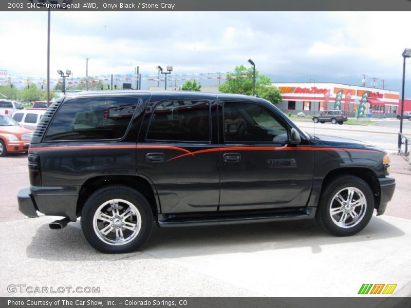 Onyx Black / Stone Gray 2003 GMC Yukon Denali AWD