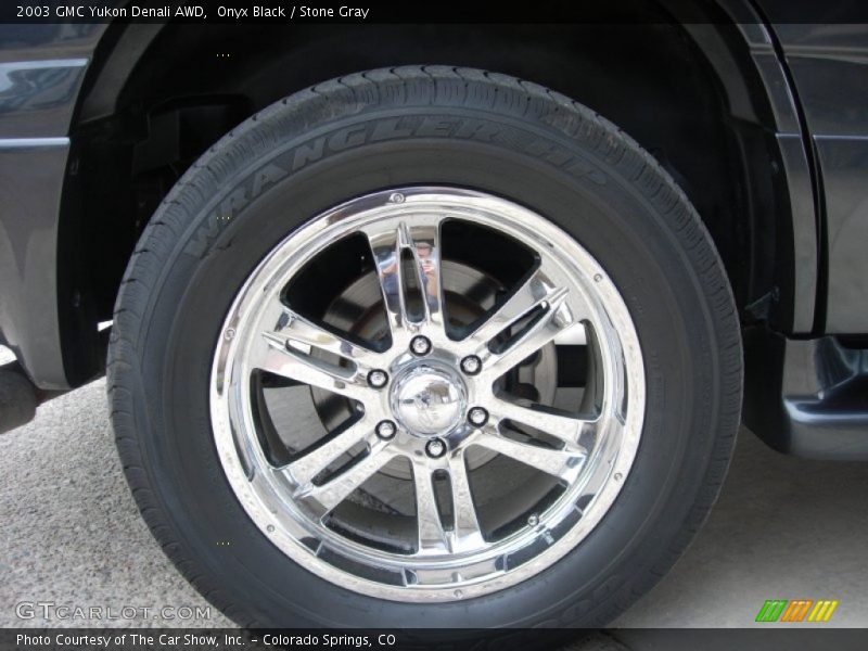Onyx Black / Stone Gray 2003 GMC Yukon Denali AWD