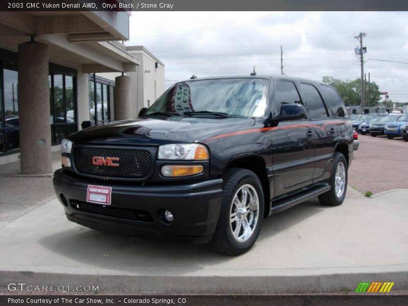 Onyx Black / Stone Gray 2003 GMC Yukon Denali AWD