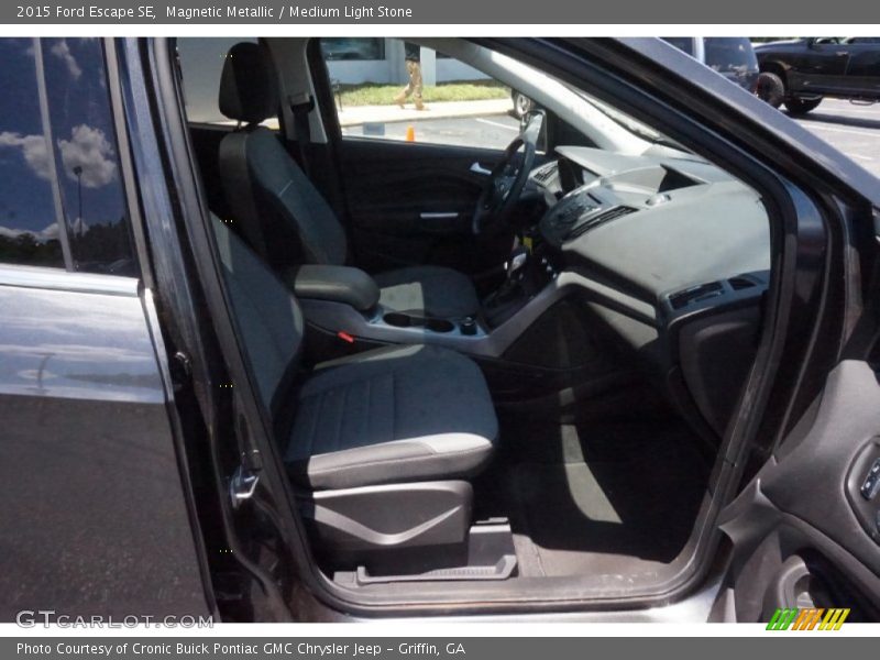 Magnetic Metallic / Medium Light Stone 2015 Ford Escape SE