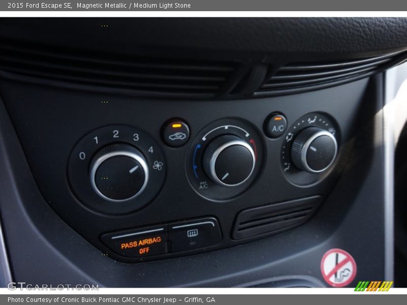 Magnetic Metallic / Medium Light Stone 2015 Ford Escape SE