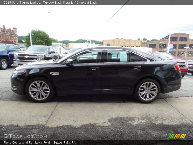 Tuxedo Black Metallic / Charcoal Black 2015 Ford Taurus Limited