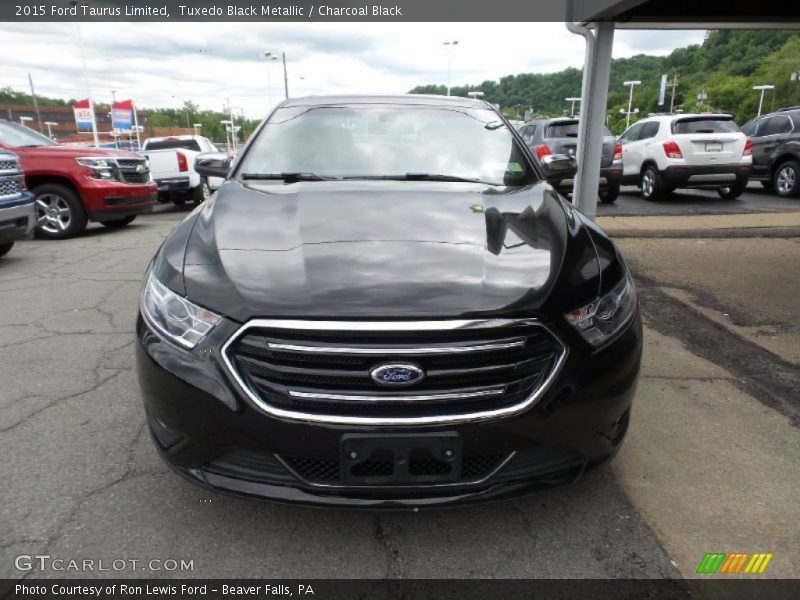 Tuxedo Black Metallic / Charcoal Black 2015 Ford Taurus Limited