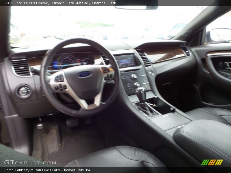 Tuxedo Black Metallic / Charcoal Black 2015 Ford Taurus Limited