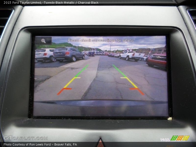 Tuxedo Black Metallic / Charcoal Black 2015 Ford Taurus Limited