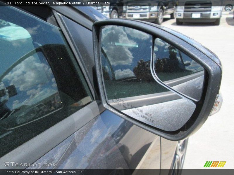 Magnetic Metallic / Charcoal Black 2015 Ford Focus SE Sedan