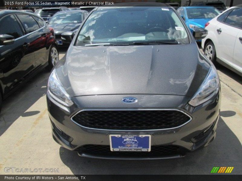 Magnetic Metallic / Charcoal Black 2015 Ford Focus SE Sedan