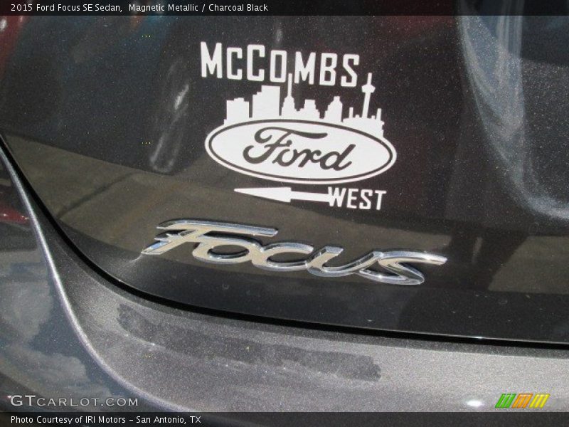 Magnetic Metallic / Charcoal Black 2015 Ford Focus SE Sedan