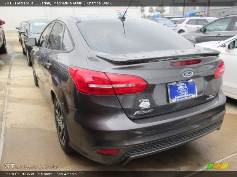 Magnetic Metallic / Charcoal Black 2015 Ford Focus SE Sedan
