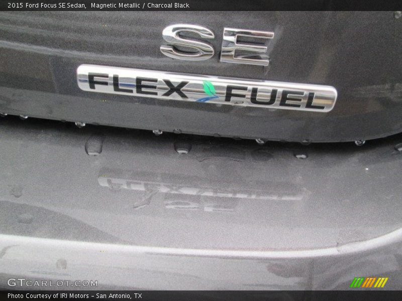 Magnetic Metallic / Charcoal Black 2015 Ford Focus SE Sedan