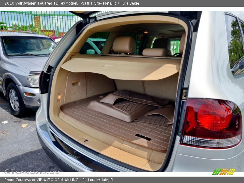 Alaska Gray Metallic / Pure Beige 2010 Volkswagen Touareg TDI 4XMotion