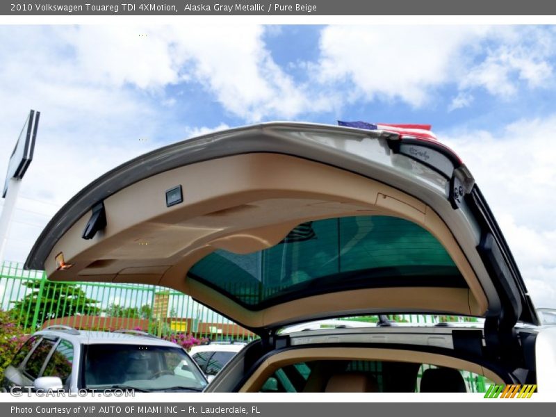 Alaska Gray Metallic / Pure Beige 2010 Volkswagen Touareg TDI 4XMotion