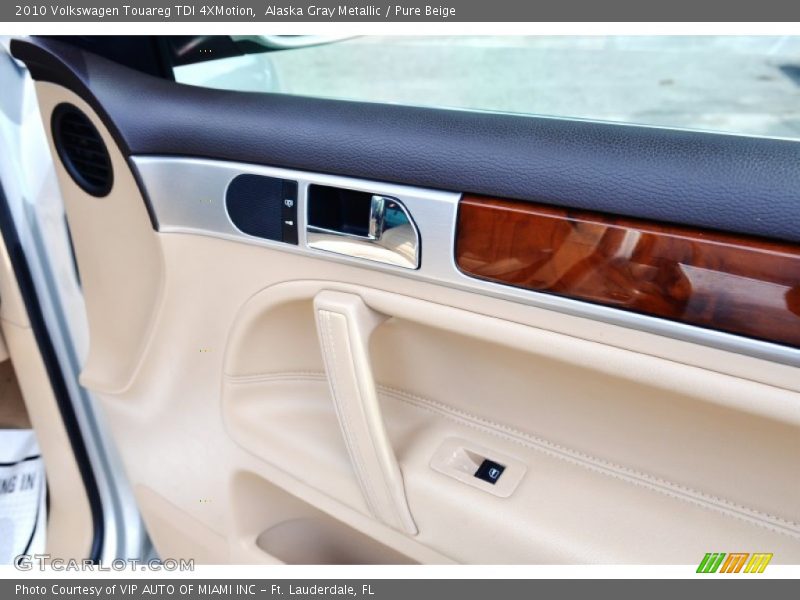 Alaska Gray Metallic / Pure Beige 2010 Volkswagen Touareg TDI 4XMotion